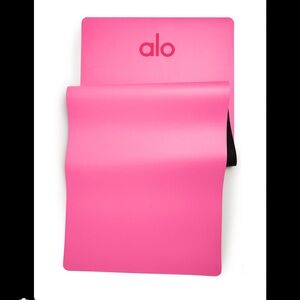 Alo warrior mat- hot pink